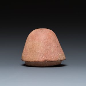 Couvercle de vase canope en calcaire brun clair en forme de tête de faucon, Egypte, Basse époque — photo 4