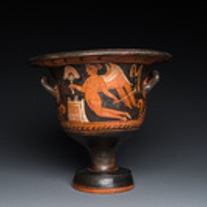 Cratère en cloche grec à figures rouges figurant une tête de femme et une femme ailée, Apulie, 4ème av. J.-C. — photo 3