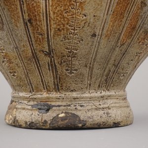 Cruche armoriale importante en grès de <raeren, monture en étain, env. 1600 — photo 13