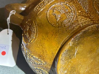 Cruche de type bellarmine à tête tirant la langue en grès allemand, Cologne, 16ème — photo 14