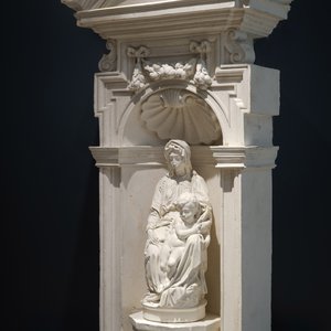 De Madonna van Michelangelo, kopie in plaaster, kunstatelier De Wispelaere, Brugge, 1e helft 20e — foto 1