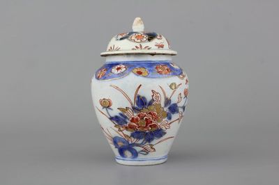 Delftse doré vaas in Imari stijl, 18e eeuw