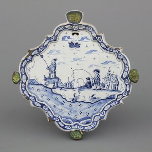Delftse plaquette met visserstafereel in chinoiserie, 18e eeuw — foto 1