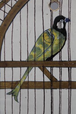 Delftse polychrome plaquette, trompe-l'oeil van vogelkooi, 18e eeuw