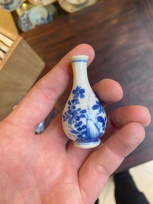 Dertien Chinese blauw-witte miniatuur vazen met floraal decor, Kangxi — foto 16