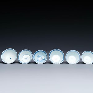 Dertien Chinese blauw-witte schotels en twaalf koppen met figuratief decor, Kangxi/Yongzheng — foto 6