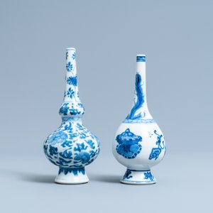 Deux aspersoirs en porcelaine de Chine en bleu et blanc, Kangxi — photo 4