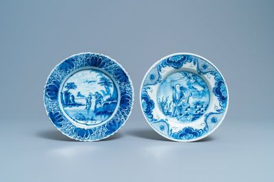 Deux assiettes aux sujets religieux en faïence de Delft en bleu et blanc, 18ème
