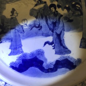 Deux assiettes en porcelaine de Chine bleu et blanc, marque de Chenghua, époque Kangxi — photo 6