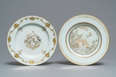 Deux assiettes en porcelaine de Chine grisaille et doré, Qianlong