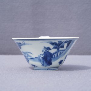 Deux assiettes et un bol en porcelaine de Chine bleu et blanc, Kangxi et 19ème — photo 9