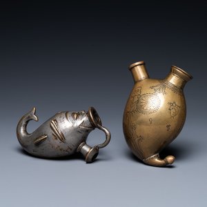 Deux bases de narguilés portatives en bronze, Inde, 19ème — photo 1