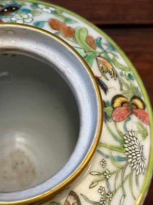 Deux belles théières en porcelaine de Chine famille rose de Canton, 19ème — photo 25