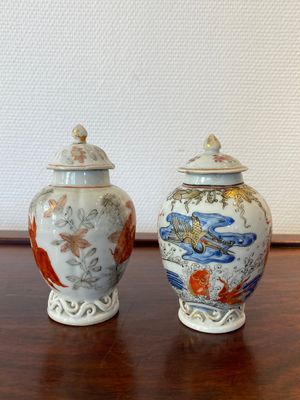 Deux boîtes à thé en porcelaine de Chine à décor de carpes en bleu, blanc et rouge de fer, Yongzheng — photo 4