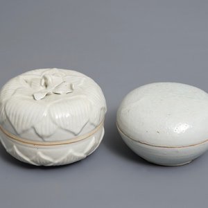 Deux boîtes couvertes en porcelaine blanc de Chine et qingbai, Song ou après — photo 1