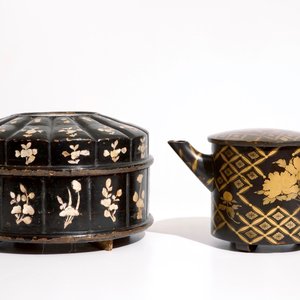 Deux boîtes et une théière en laque et nacre, Japon, Meiji, 19/20ème — photo 4