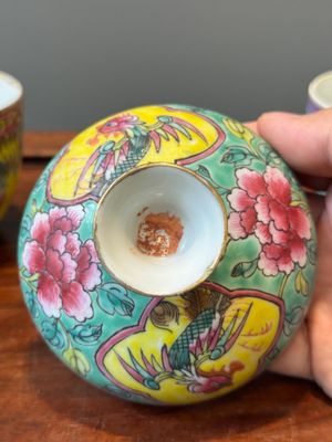 Deux bols couverts de type 'chupu' en porcelaine de Chine famille rose pour le marché Straits ou Peranakan, marque et époque de Tongzhi — photo 12