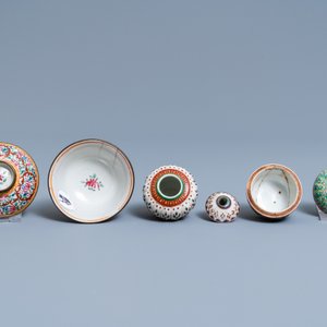 Deux bols couverts et une jarre couverte en porcelaine de Chine Bencharong pour le marché thai, Chine, 19ème — photo 6