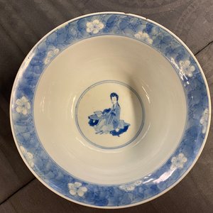 Deux bols de type klapmuts en porcelaine de Chine en bleu et blanc, Kangxi — photo 12