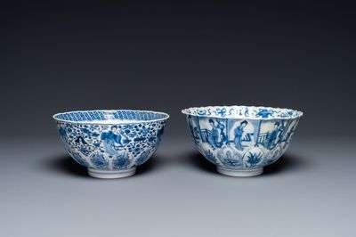Deux bols en porcelaine de Chine en bleu et blanc, marque de Chenghua, Kangxi