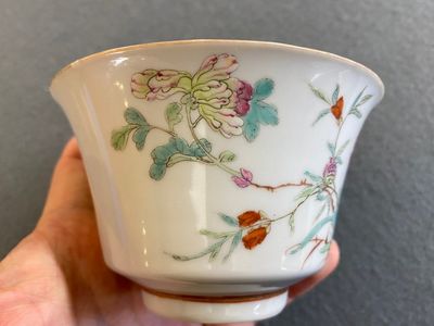 Deux bols en porcelaine de Chine famille rose aux sujets érotiques, marque de Kangxi, 19ème — photo 9