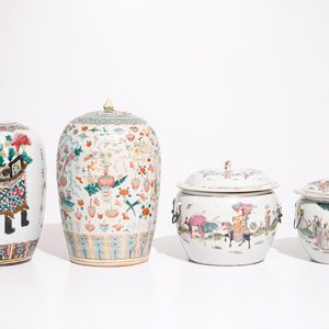 Deux bols et deux pots couverts en porcelaine de Chine famille rose, 19ème — photo 1