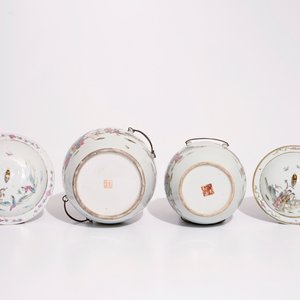 Deux bols et deux pots couverts en porcelaine de Chine famille rose, 19ème — photo 13
