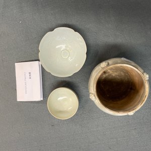 Deux bols et une jarre en porcelaine de Chine de type qingbai, Song — photo 10
