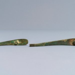 Deux boucles de ceinture en bronze incrusté et un ornément, Zhou ou Han — photo 5