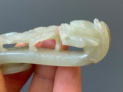 Deux boucles de ceintures finement sculptées en jade blanc, Chine, Qing — photo 8