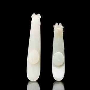 Deux boucles de ceintures finement sculptées en jade blanc, Chine, Qing — photo 3