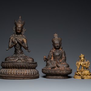 Deux bouddhas en bronze doré et un en fer de fonte, Tibet, 19/20ème — photo 2
