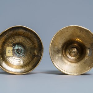 Deux bougeoirs en bronze, Flandres, 16/17ème — photo 7