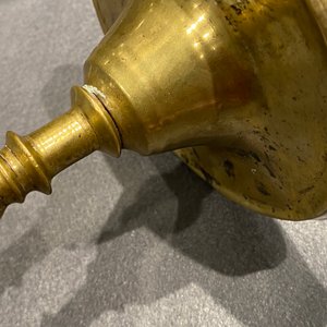 Deux bougeoirs en bronze, Flandres ou Pays-Bas, 16ème — photo 29