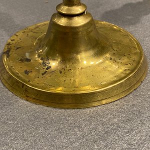 Deux bougeoirs en bronze, Flandres ou Pays-Bas, 16ème — photo 33