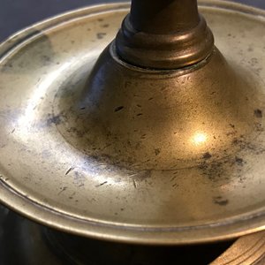 Deux bougeoirs gothiques en bronze, Flandres ou Pays-Bas, 15/16ème — photo 12