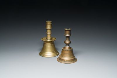 Deux bougeoirs ottomans en bronze, 17ème