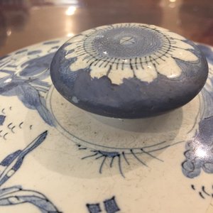 Deux bouillons et leur couvercle en faïence de Delft bleu et blanc, fin du 17ème — photo 13