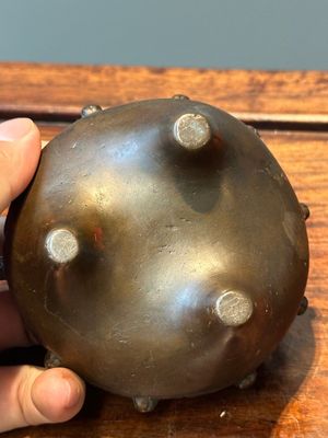 Deux brûle-parfums en bronze, marque de Xuande, Chine, Yuan/Ming — photo 15