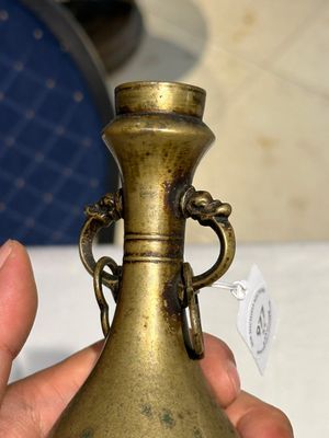 Deux brûle-parfums en bronze, un sur socle et trois vases, marque de Xuande, 19/20ème — photo 20