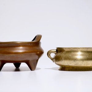 Deux brûle-parfums tripods en bronze, Chine, 19/20ème — photo 4