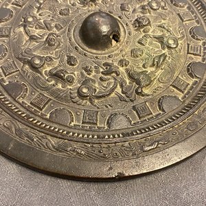 Deux brûle-parfums, un vase et un miroir en bronze, Chine, Ming et après — photo 20