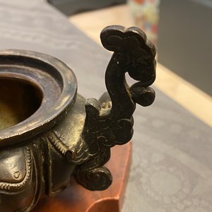 Deux brûle-parfums, un vase et un miroir en bronze, Chine, Ming et après — photo 33