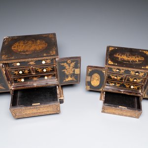Deux cabinets miniatures et un coffret en laque noire et dorée, Canton, Chine, 19ème — photo 8
