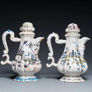 Deux cafetières couvertes en faïence polychrome italienne, Pesaro, 18ème — photo 3
