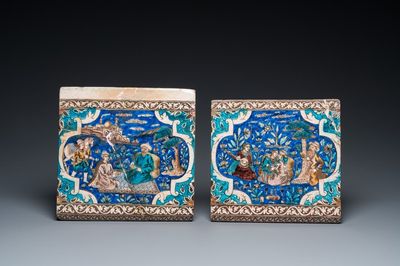 Deux carreaux aux décors narratifs en céramique, art qajar, la Perse, 19ème