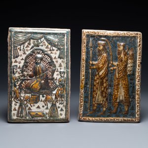 Deux carreaux moulés aux reflets métalliques en céramique qajare, Iran, 19ème — photo 1
