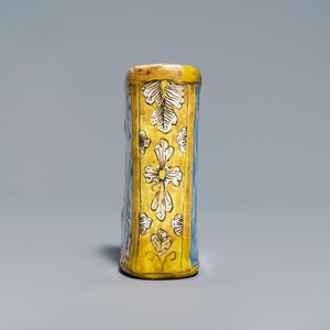 Deux chauferettes miniatures et un modèle d'une coquille en faïence de Delft, 18ème — photo 6