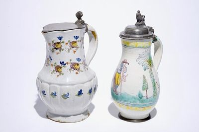 Deux chopes aux couvercles en étain en faïence polychrome, Nord de la France et Autriche, 18ème