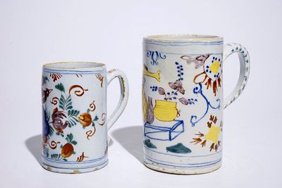 Deux chopes en faïence de Delft polychrome, 18ème